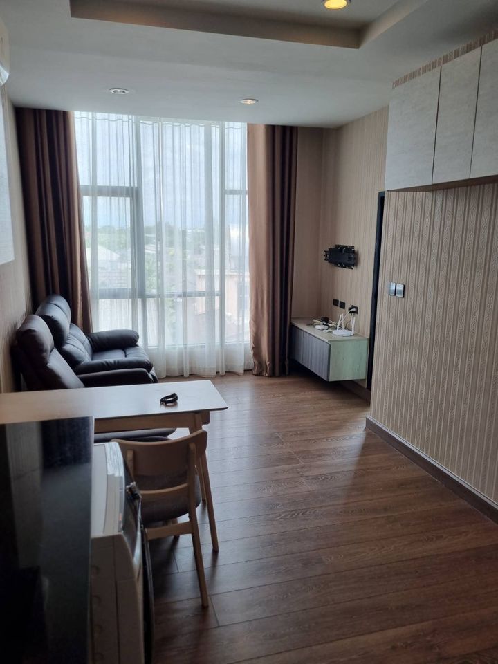 the unique เอกมัย-รามอินทรา เช่า ห้องแบบ duplex 2 ชั้น 71 ตรม.